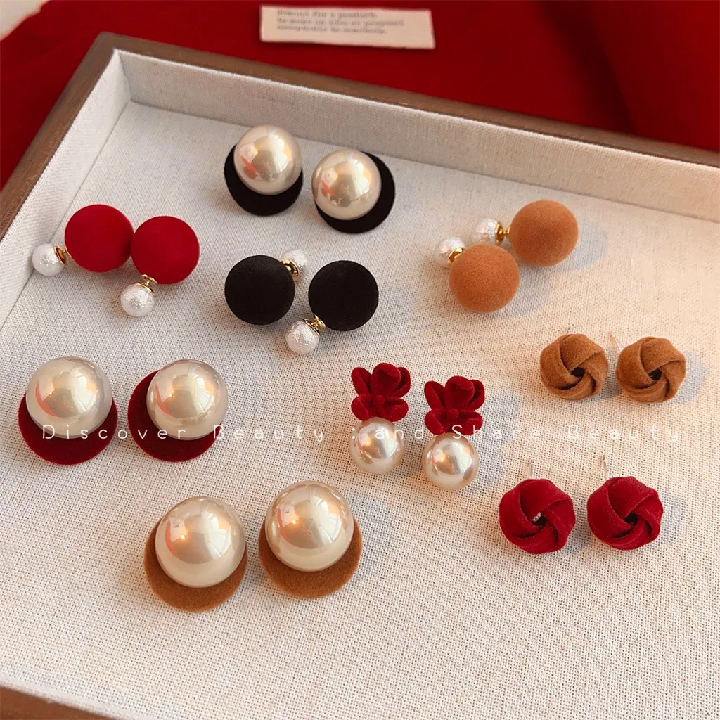 DIY accessories Vintage Hepburn style pearl stud earrings women's French fashion temperament ear jewelry niche versatile high-en