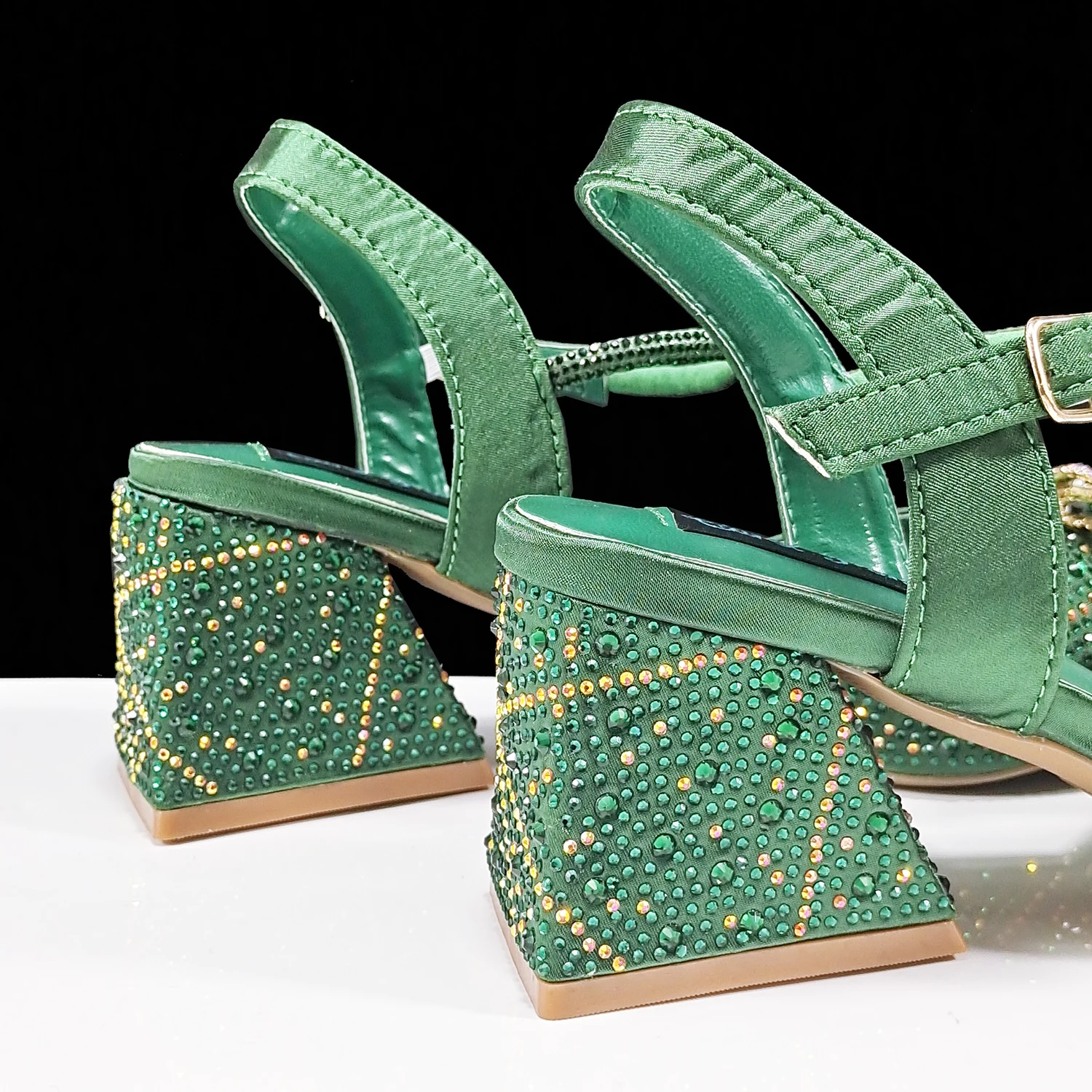 New Arrival Mature Rhinestone Decoation Design Green Color Party Wedding Pointed Toe Lady Shoes and Bag Set and A pair of shoes