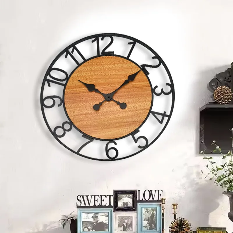 Wall clock creative light luxury high-end clock wall clock modern simple atmosphere living room silent hanging