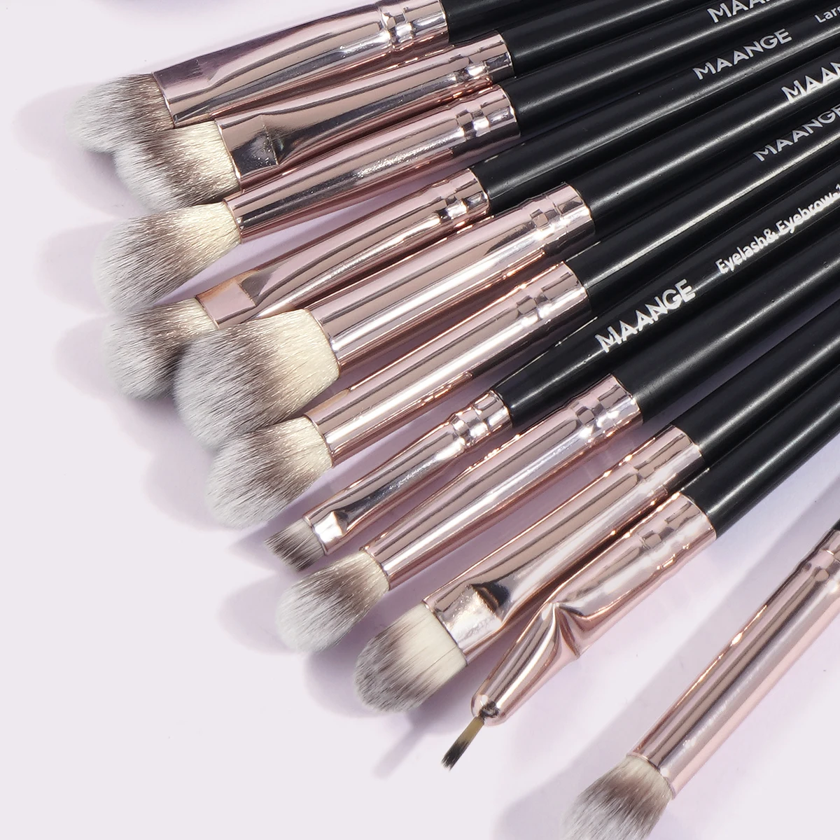 MAANGE 18PCS Makeup Brushes Set Foundation Concealer Eyebrow Eyeshadow Soft Dense Bristles Cosmetic Makeup Tools for Liquid