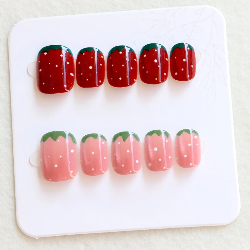 10Pcs Women Fashion Cute Strawberry Polka Dot Short Round  Press on Nails Versatile Fresh Lemon Fake Nail Reusable Nail Stickers