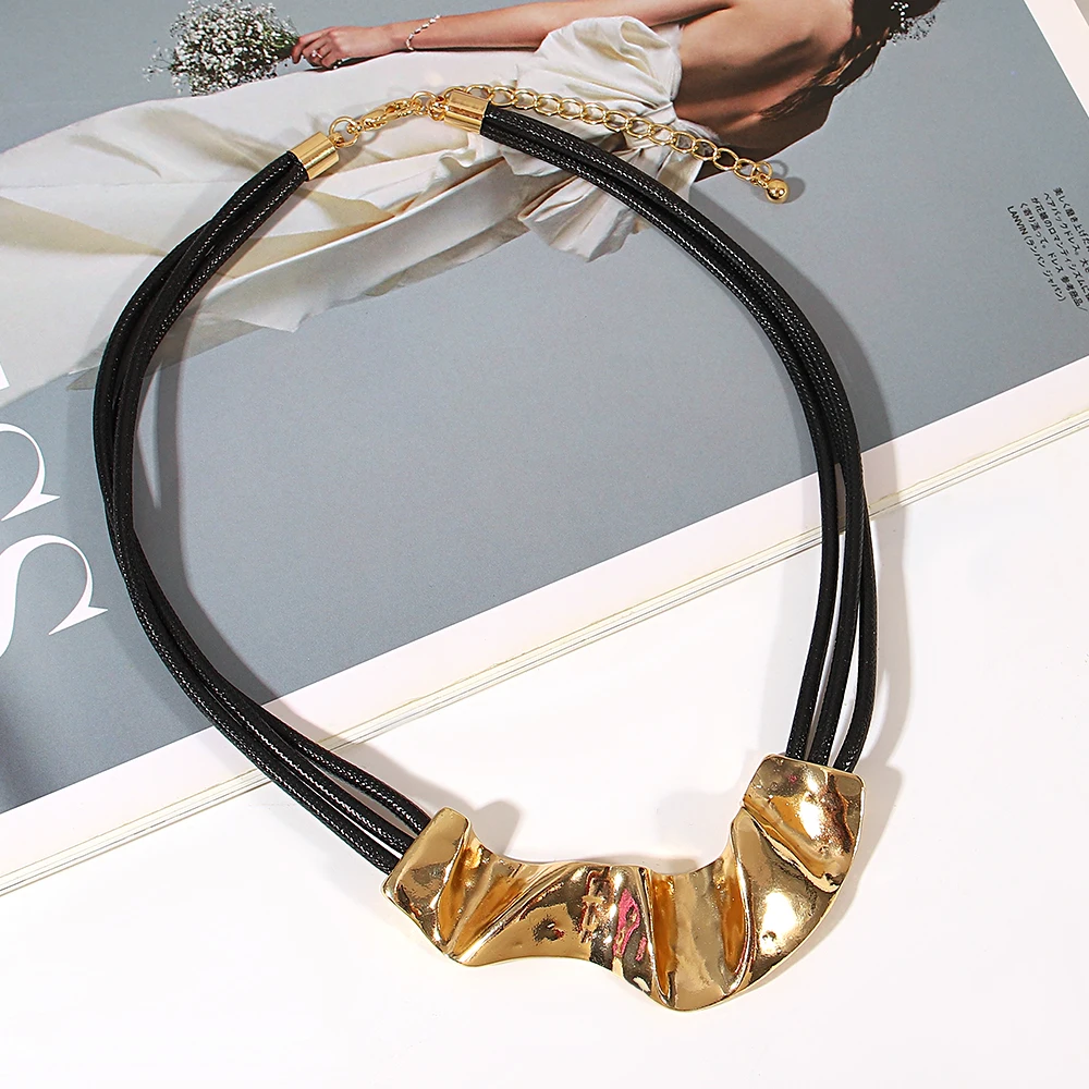 

Amorcome Irregular Gold Color Metal Necklace for Women Vintage Multilayer Leather Choker Necklaces Sweater Chain Party Jewelry