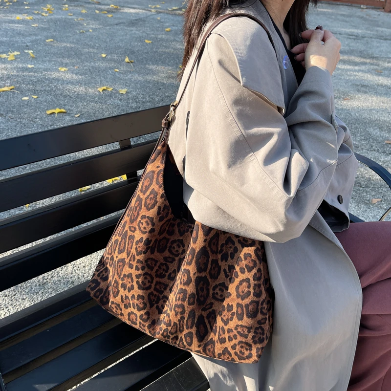 

2025 New Women Leopard Print Tote Bag Large Capacity Shoulder Bags for women,Mother-Child bag