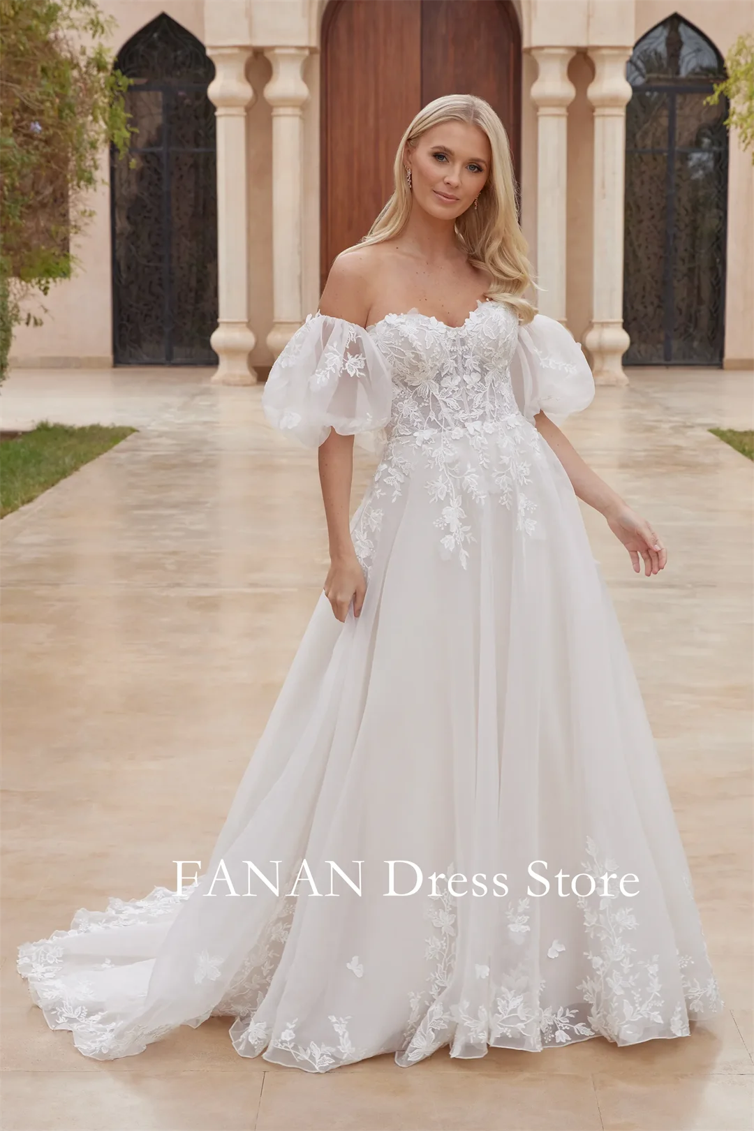 Fanan Organza Customized Ball Gown with Demi Cups and Exposed Boning Ivory Wedding Gown Elegant Wedding Dresses without Sleeves