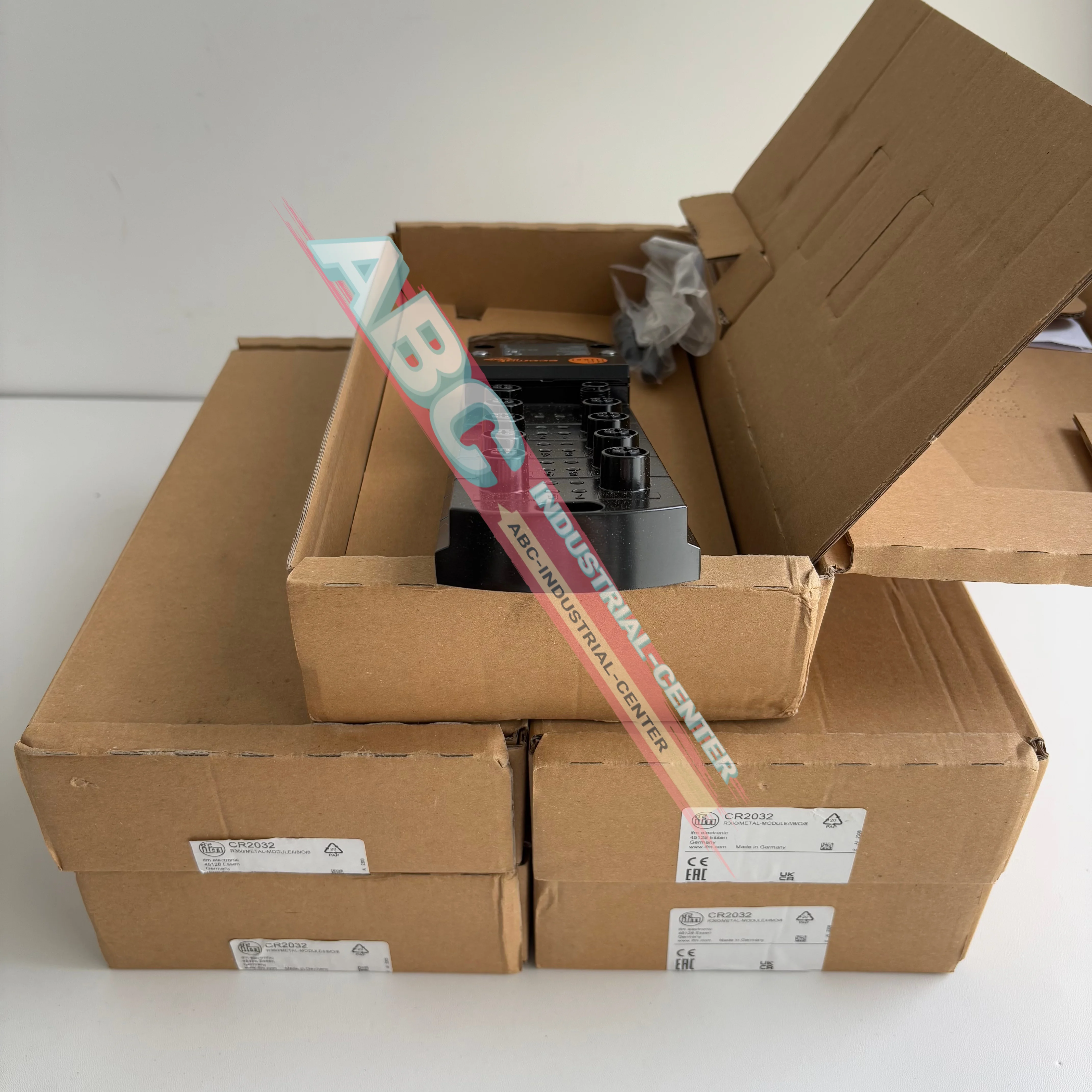 

Модуль ввода-вывода CR2032 R360/METAL-MODULE/I/8/O/8, новый, в упаковке