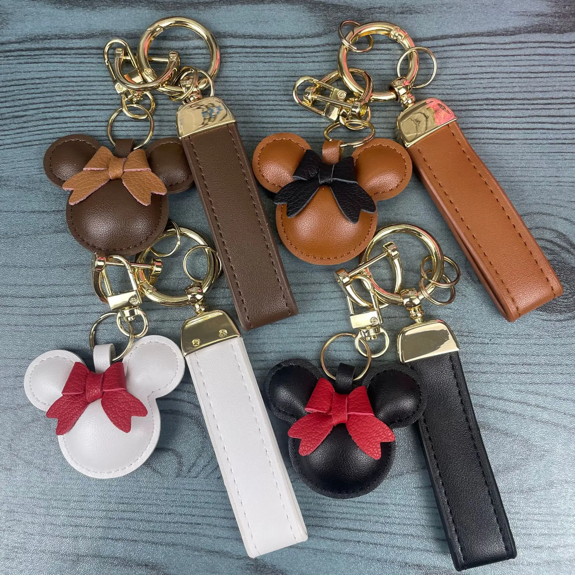 

New Creative Mickey Head Bow Key chain cartoon car key chain couple bag pendant decoration Valentine's Day Birthday Gifts