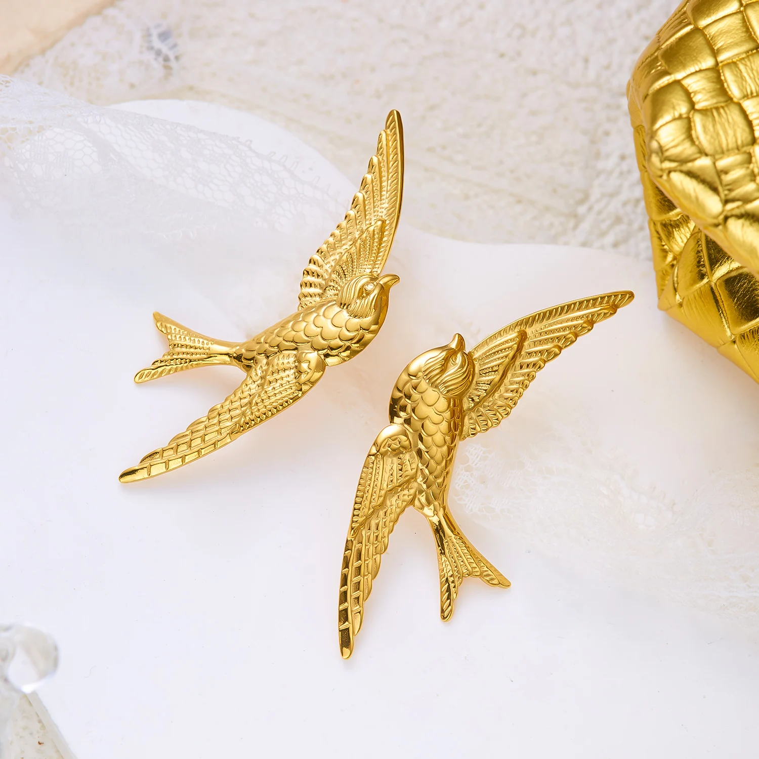 1Pairs Stainless Steel Creative Design Oversized Personality Swallow Earrings Women Simple Retro Style Ear Jewelry Gift