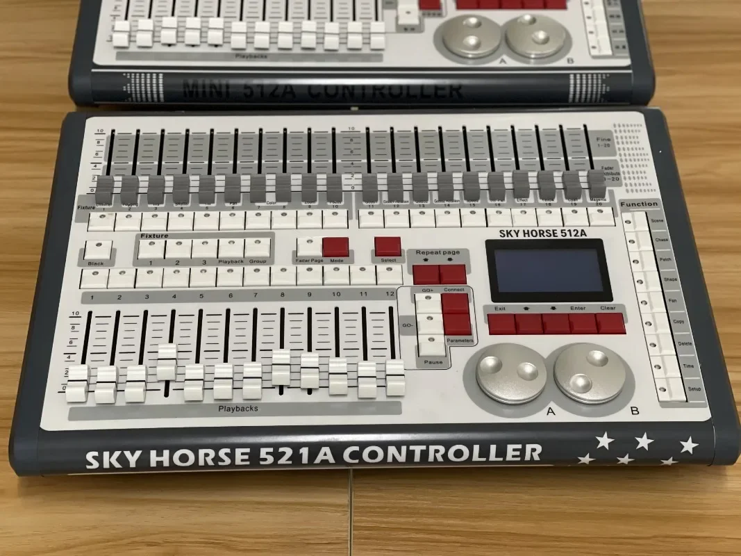 Professional Mini Pearl 512A Stage Light Controller Stage Moving Head DMX 512 Lighting Console With Flight Case Packing