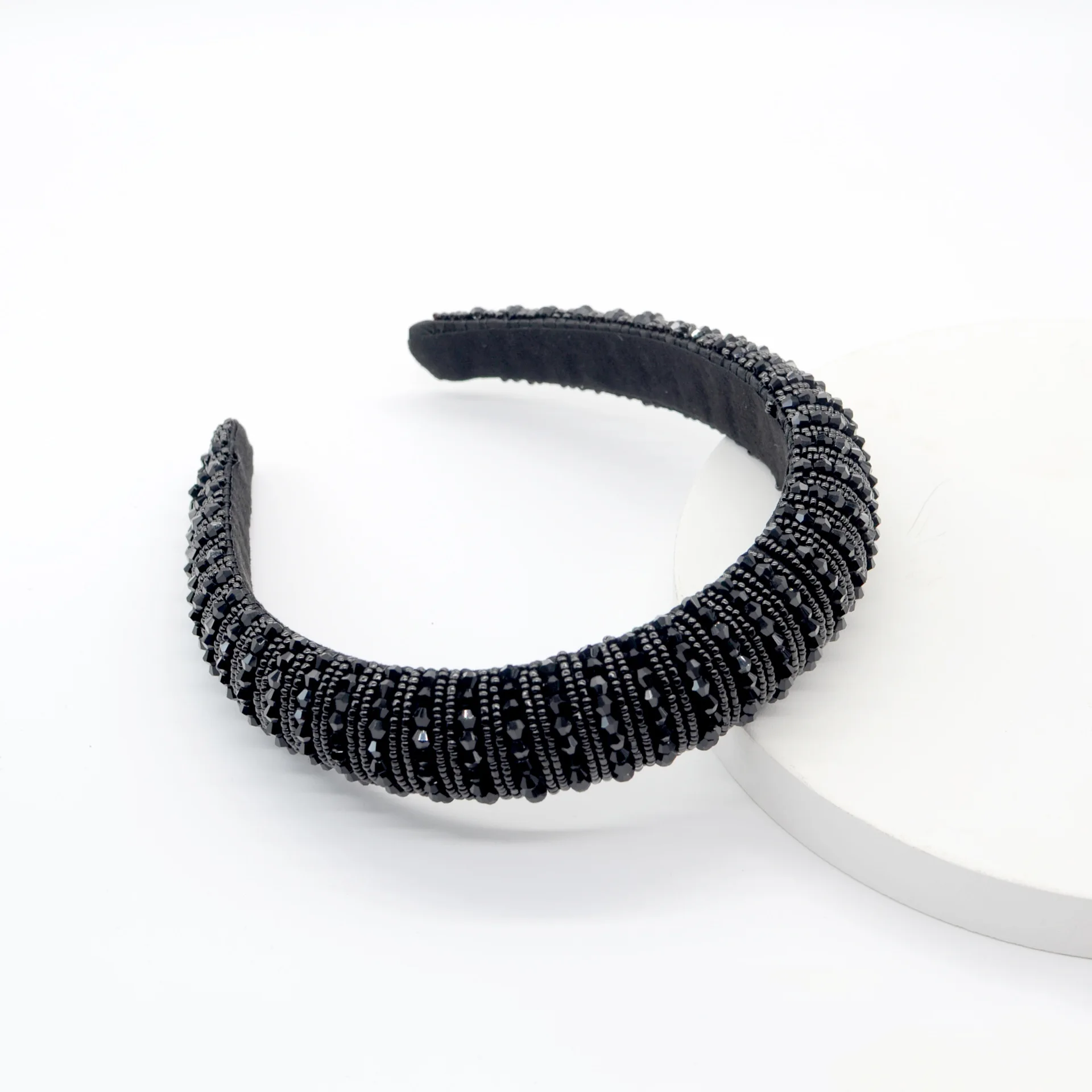 

Women's Hairband, Wide Anti-slip Edge, Elegant Hair Accessory, Crystal Hairband with Sparkling Rhinestones.