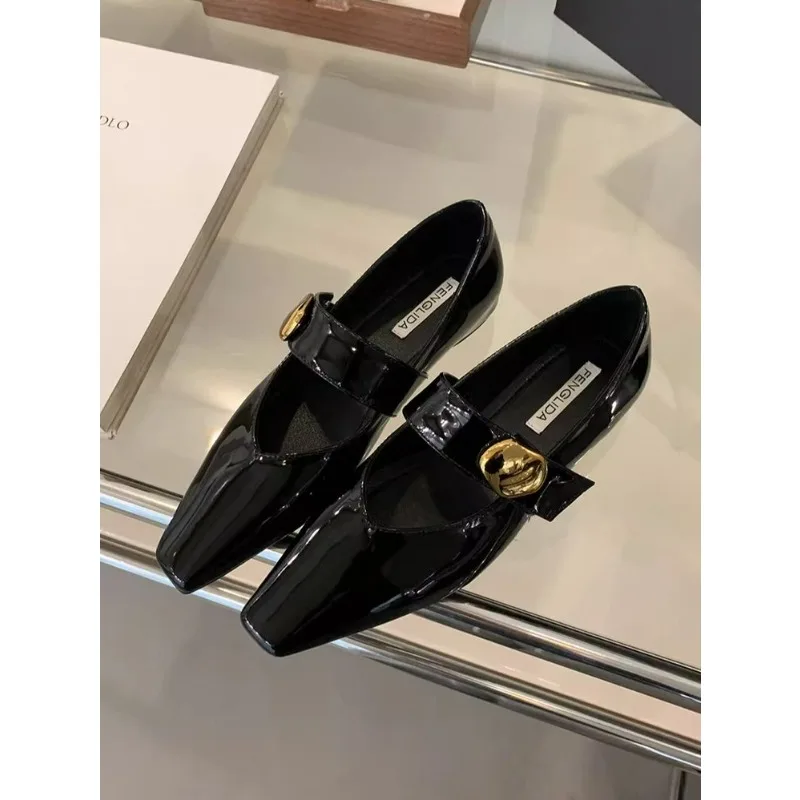 French Niche Flat-soled Pointed-toe Women's 2025 Spring New Slip-on Shoe