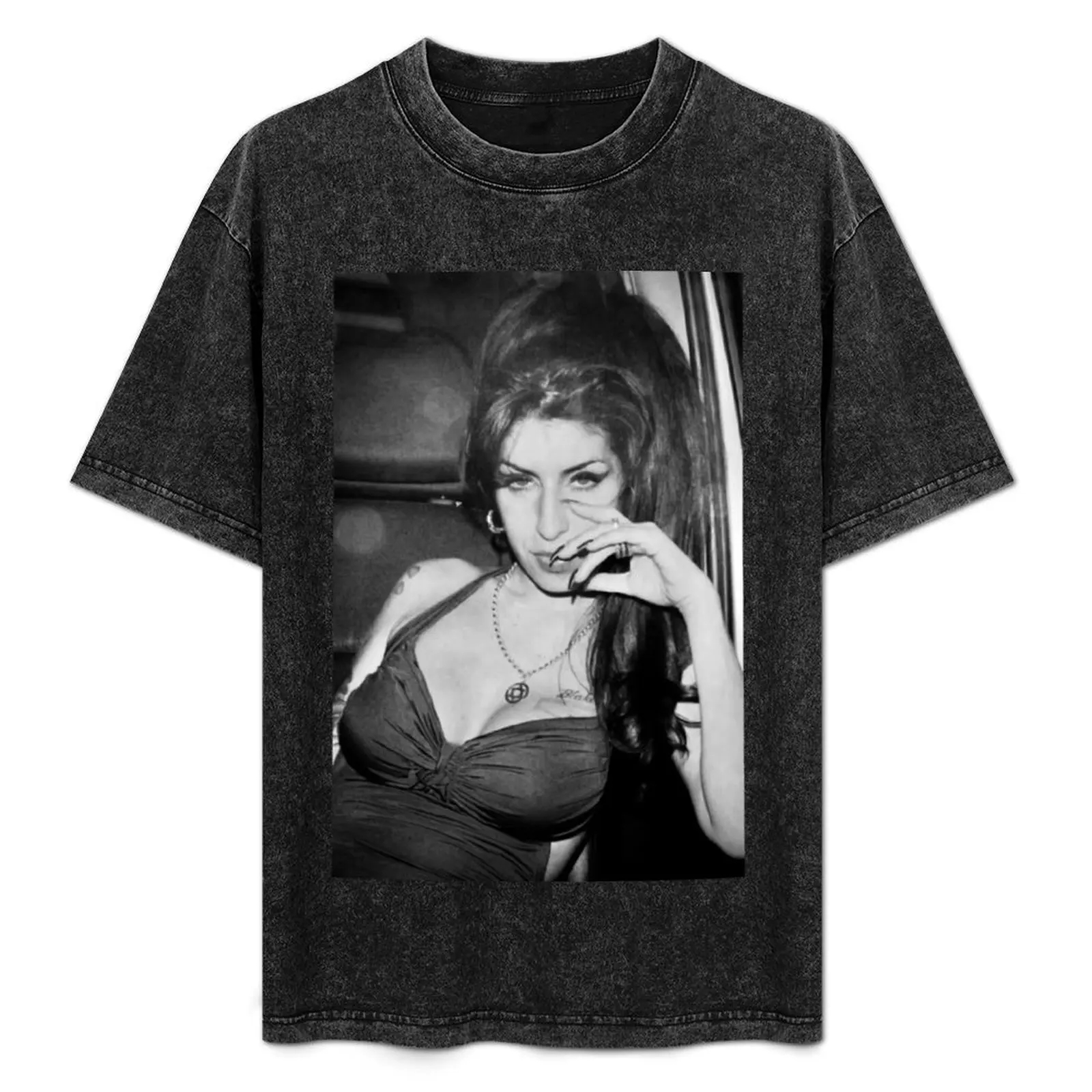 

Beauty Winehouse Poster T-Shirt Casual Loose Daily Wear T-Shirt
