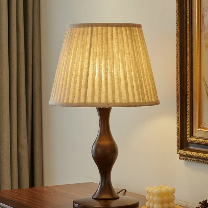 Настольная лампа в средневековом стиле, итальянский минималистский французский стиль, ретро-прикроватная лампа для спальни, новый настольный светильник ваби песчаного ветра в китайском стиле