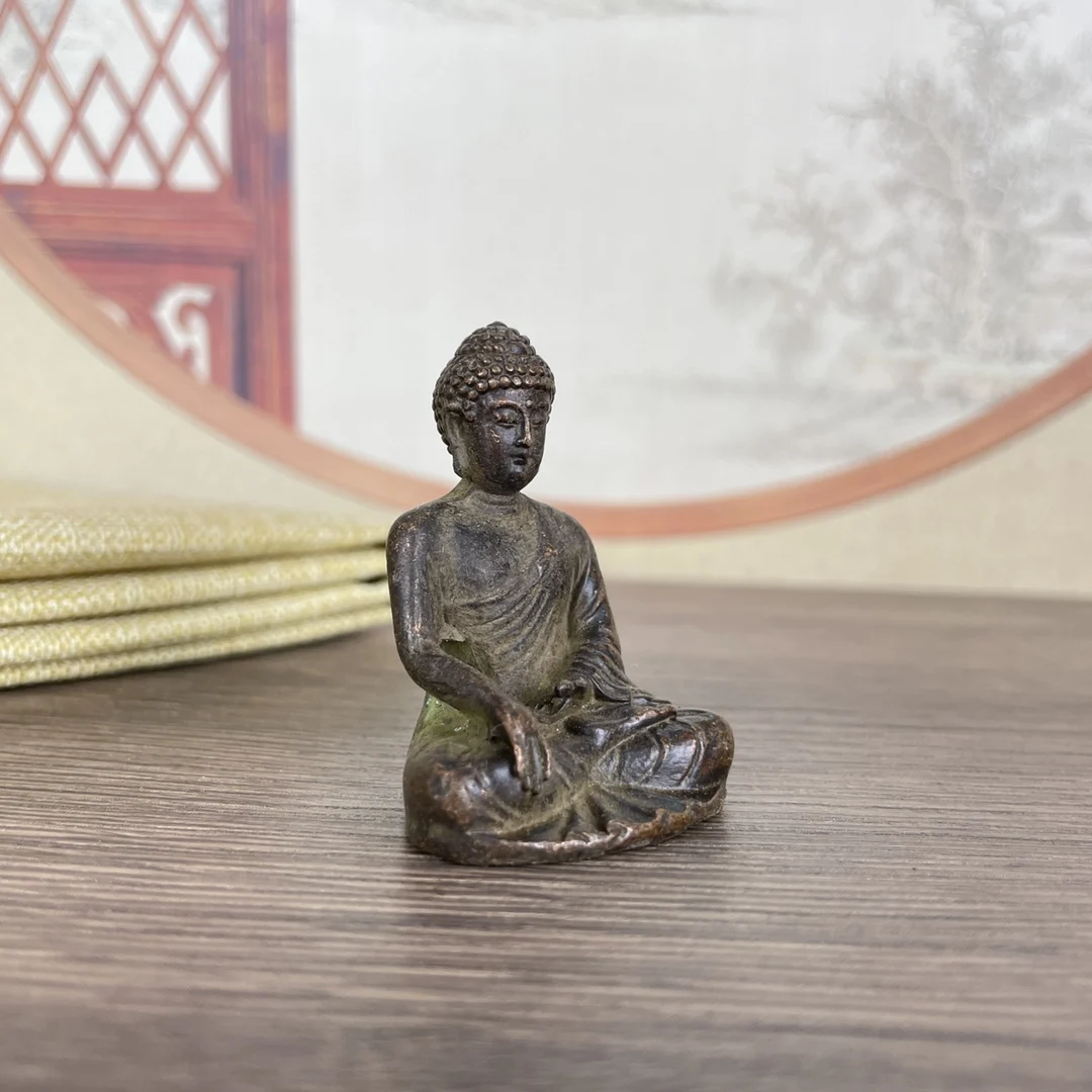 Metal statue  Tathagata Buddha Length 3.6 cm, width approximately 2.7 cm, height approximately 4.8 cm, weight 83 grams