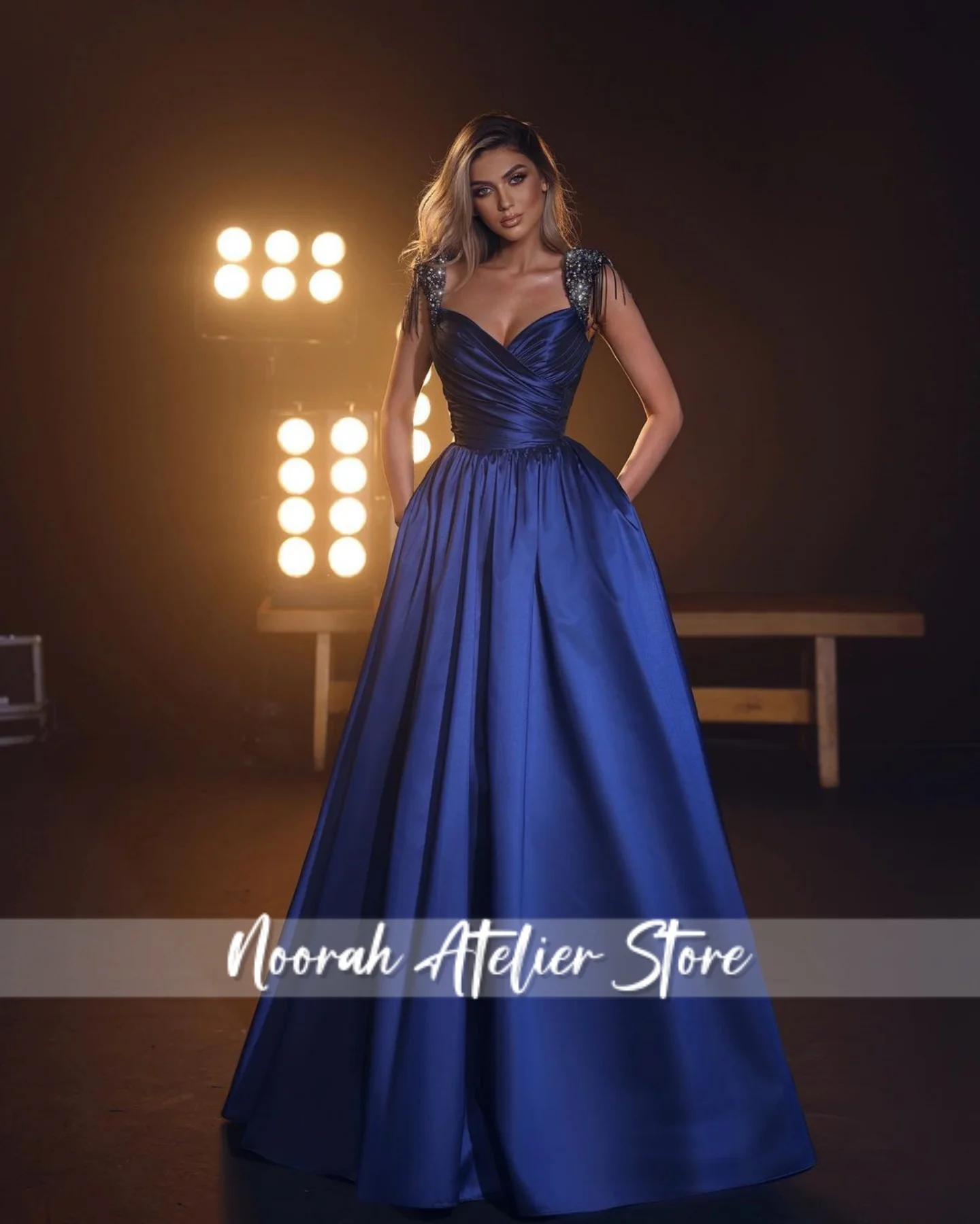 

Royal Blue Beaded Tassel Halter Luxury women's Evening Dresses 2025 Dubai Sweetheart Aline Celebrity Dress Prom gown Customized