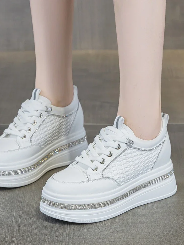 Zapatos blancos de cuero genuino de 7,5 cm, calzado informal para mujer, zapatillas blancas con plataforma para mujer, zapatillas de moda, calzado para caminar.