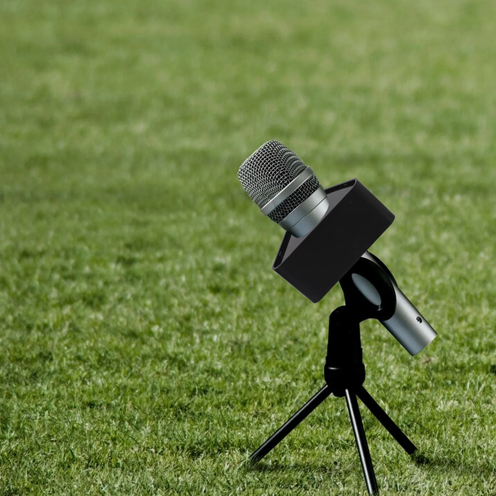 

2Pcs ABS Triangle Square Microphone Station Logo Flag Portable Interview Mic Logo Flag for Professional Mic Branding