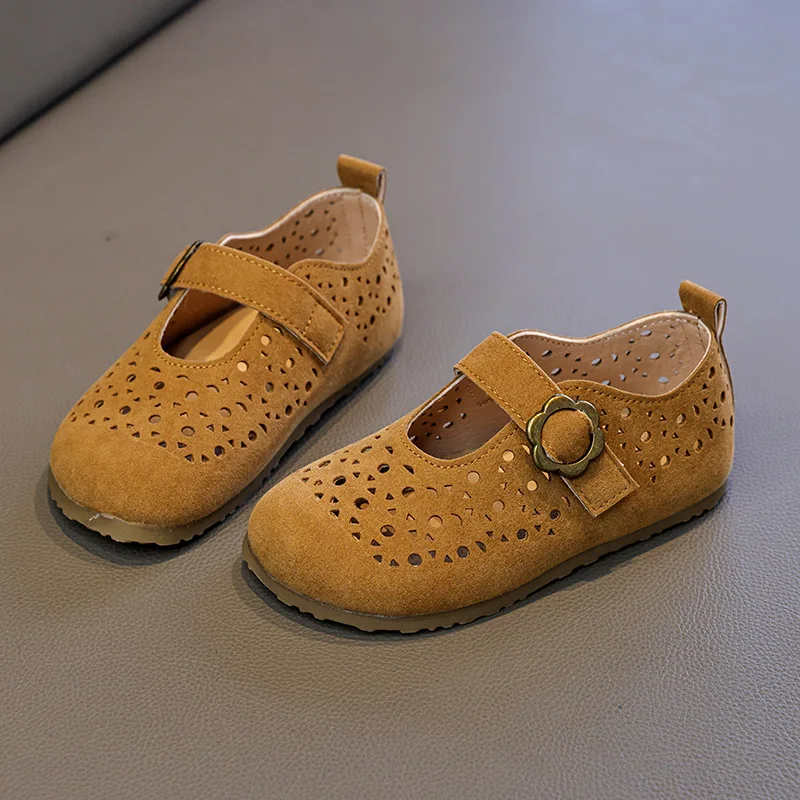 

2026 Vintage Girls First Walker Flat Shoes New Non-slip Children's Causal Hollow Out Mary Jane Shoes Fashion Kids Suede Shoes