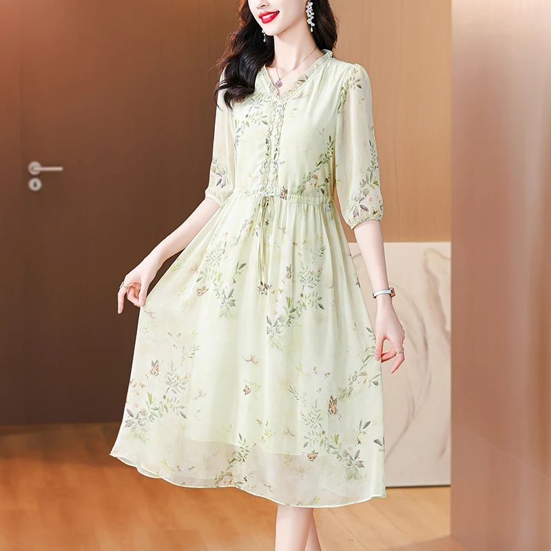 

2024 Summer New Silk Short sleeved Dress Women's V-neck Green Flower Print Beach Style Loose Waist Belt A-line Knee Length Skirt