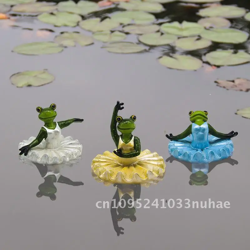 

Garden courtyard water fun floating ornaments pool simulation animal decoration pond frog series