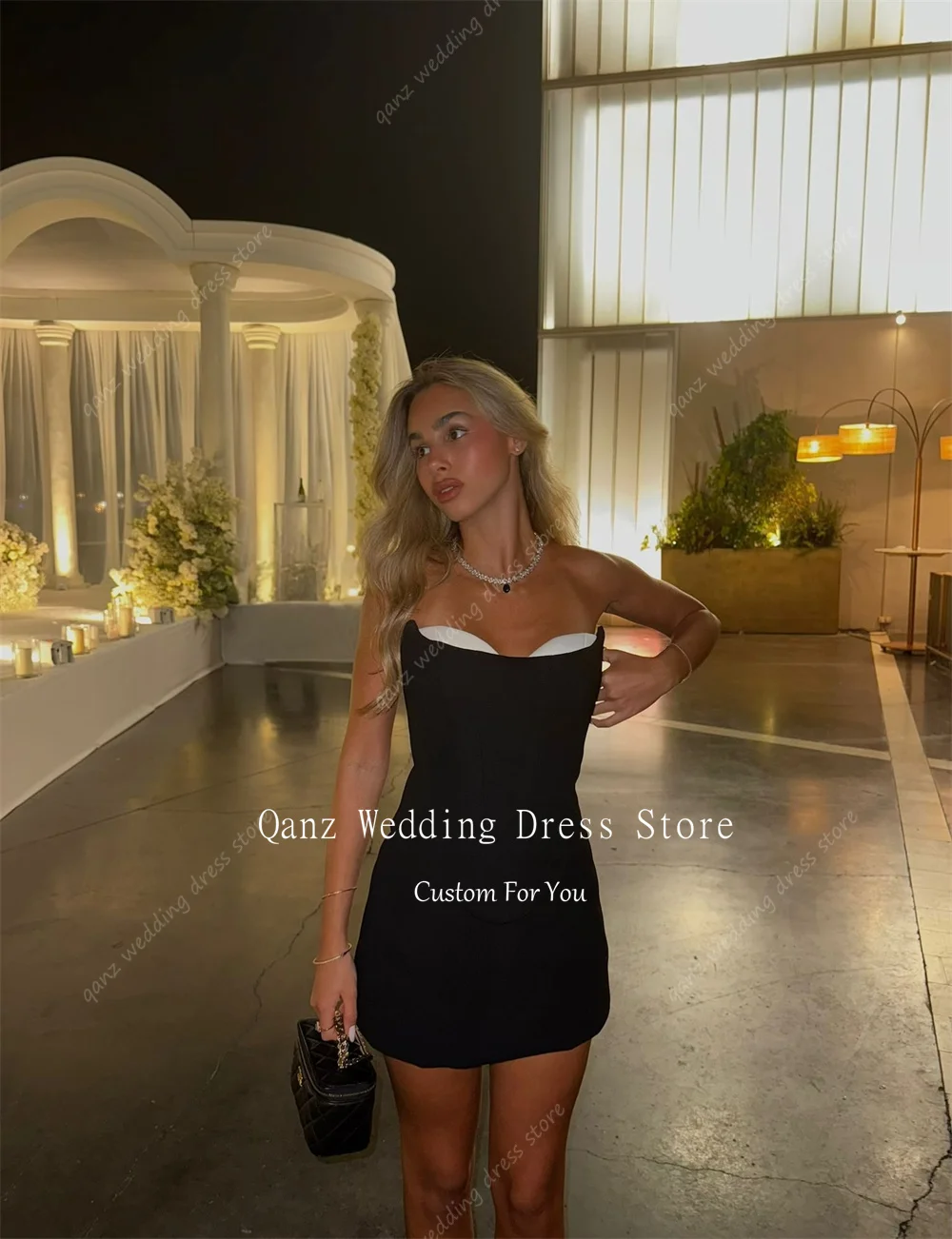 Qanz Mini abiti da ballo sexy in raso Abito da festa di compleanno Abiti da donna corti neri senza spalline eleganti per eventi speciali personalizzati