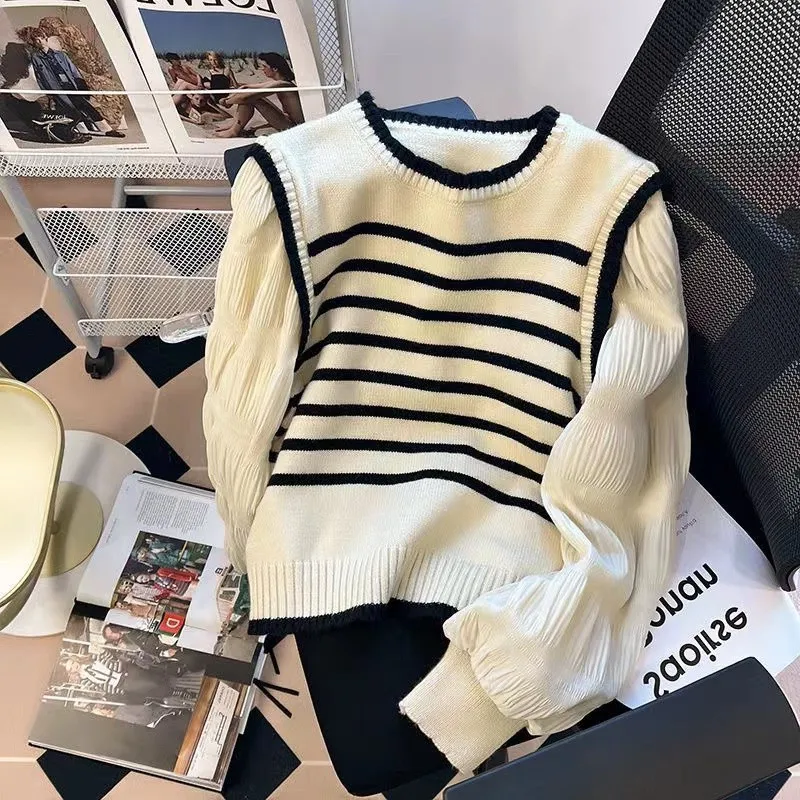 Girls' autumn fashion sweater 2025 spring and autumn new children wear foreign stripes fake two knitted tops