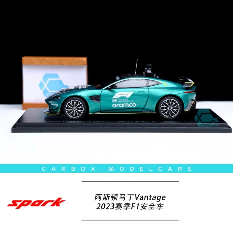 Spark 1:43 2023 Aston Martin Safety Car Vantage Alloy model, children's collection of decorative toys, gifts for children.