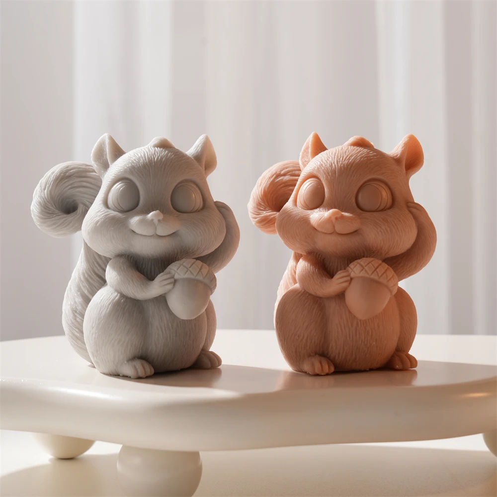 Squirrel Candle Silicone Mold DIY Animal Scented Soy Wax Candle Mold Decor Indoor Squirrel Hold Acorn Soap Silicone Mold