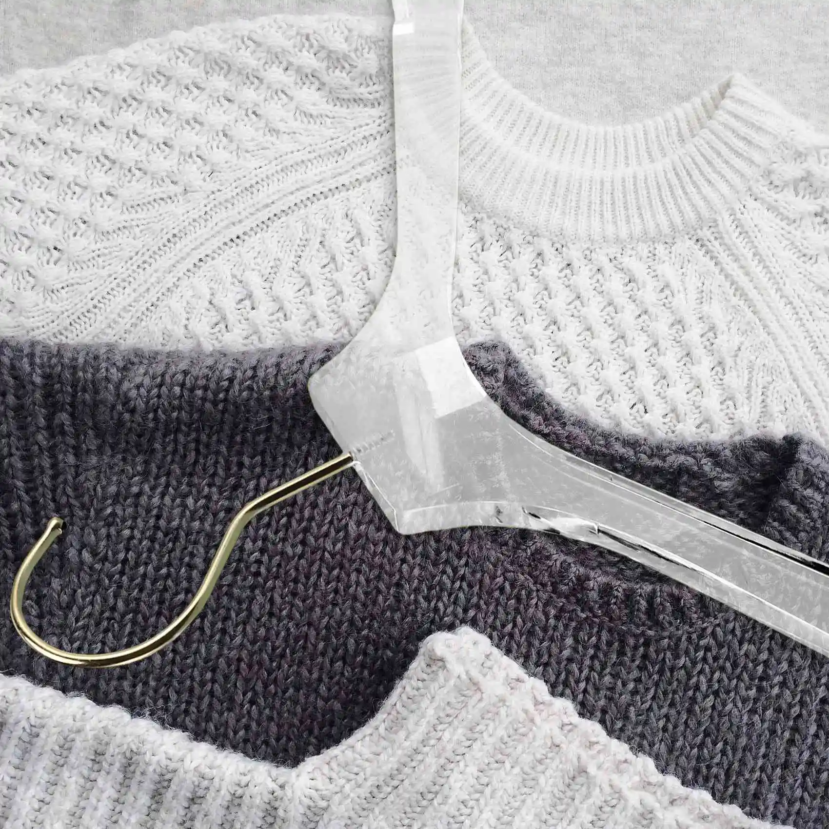 

B03C-5 Pcs Clear Acrylic Clothes Hanger With Gold Hook, Transparent Shirts Dress Hanger With Notches For Lady Kids