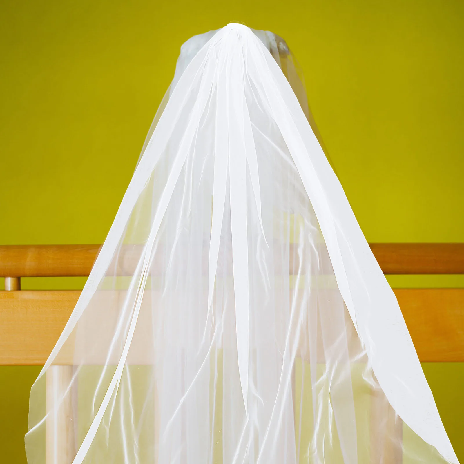 

Long Flowing Wedding Veil 2 Meters Pure White Single Layer Bridal Veils Comb Veil for Bride Elegant Bridal Veils