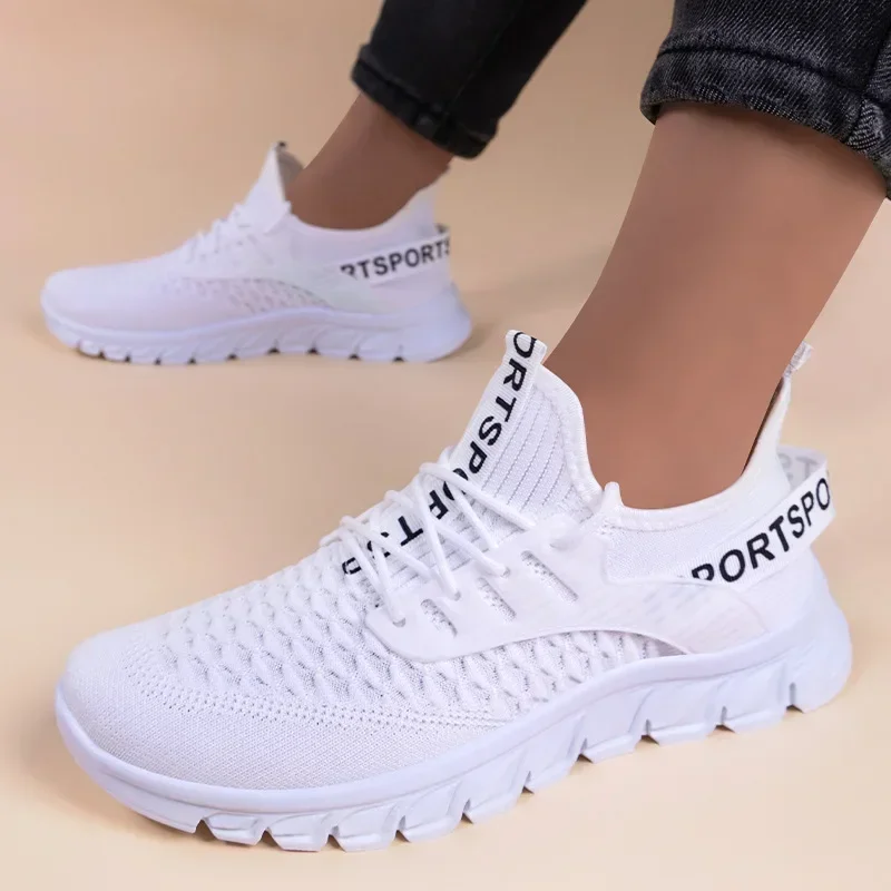 

New Lightweight Men's Running Shoes Comfortable Breathable Mesh Sneakers Fashion Men's Casual Shoes Breathable mesh shoes