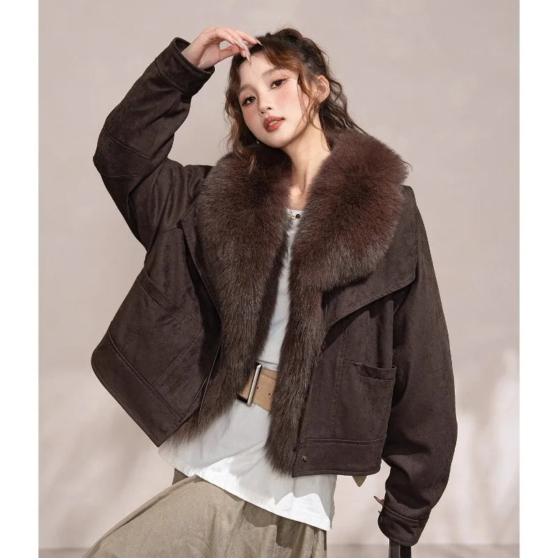 The New Women's Fashion for Autumn Winter Features A Thickened Short Coat with A Large Fur Collar, Faux Fur and Suede Bestseller