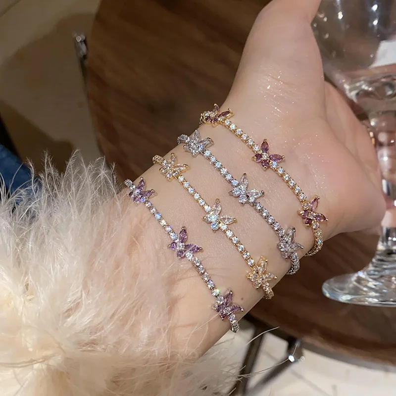 

Korean-Style Zircon Flower Square Bracelet - Niche Luxury Sweet, Fashionable High-End Elegant Jewelry for Women