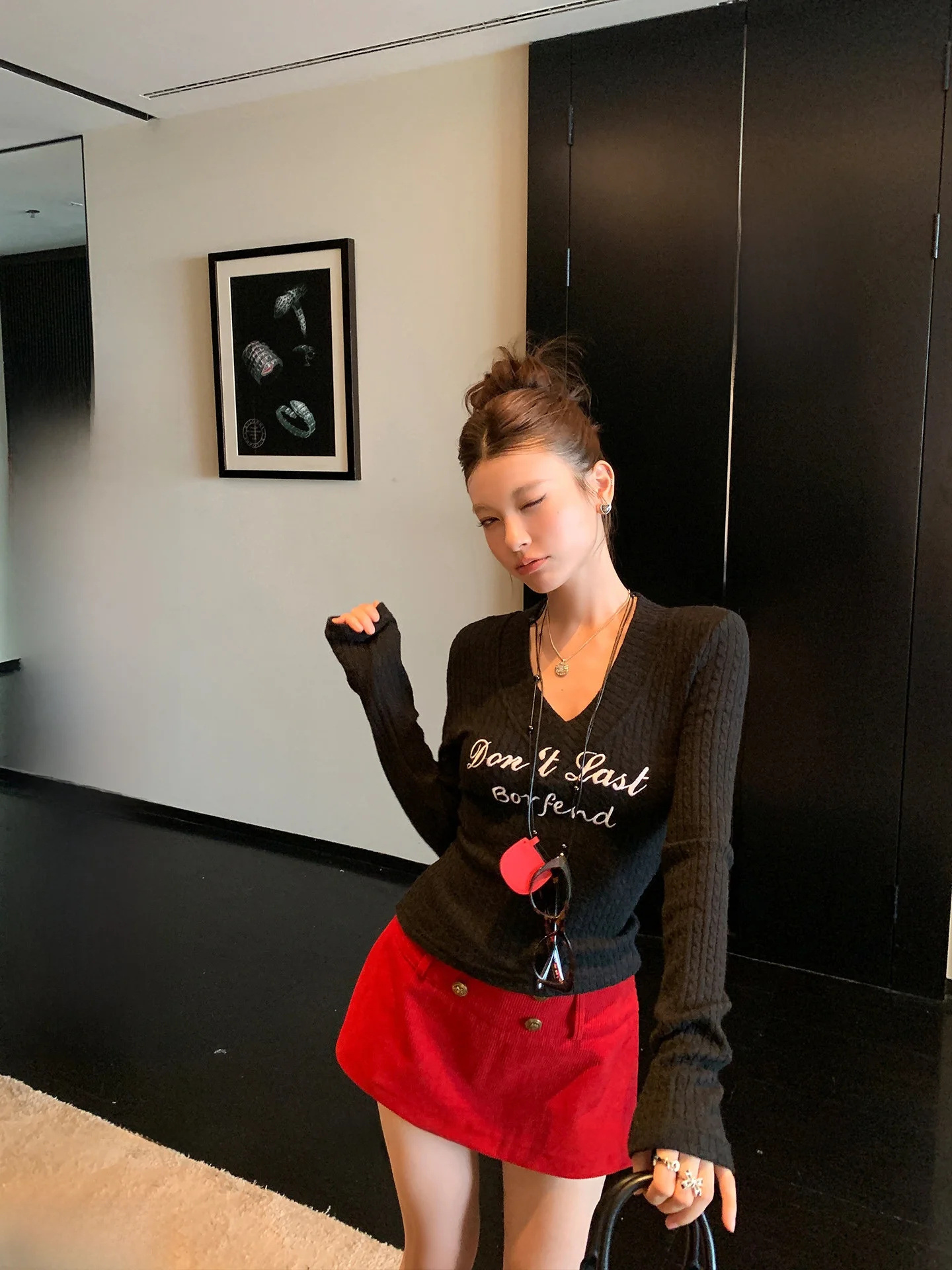 

LIONE Korean Sle Slim Fit Long Sve Knitted Sweater Letter Embroidery V-Ne Elastic Band Fem Faion Winter Top