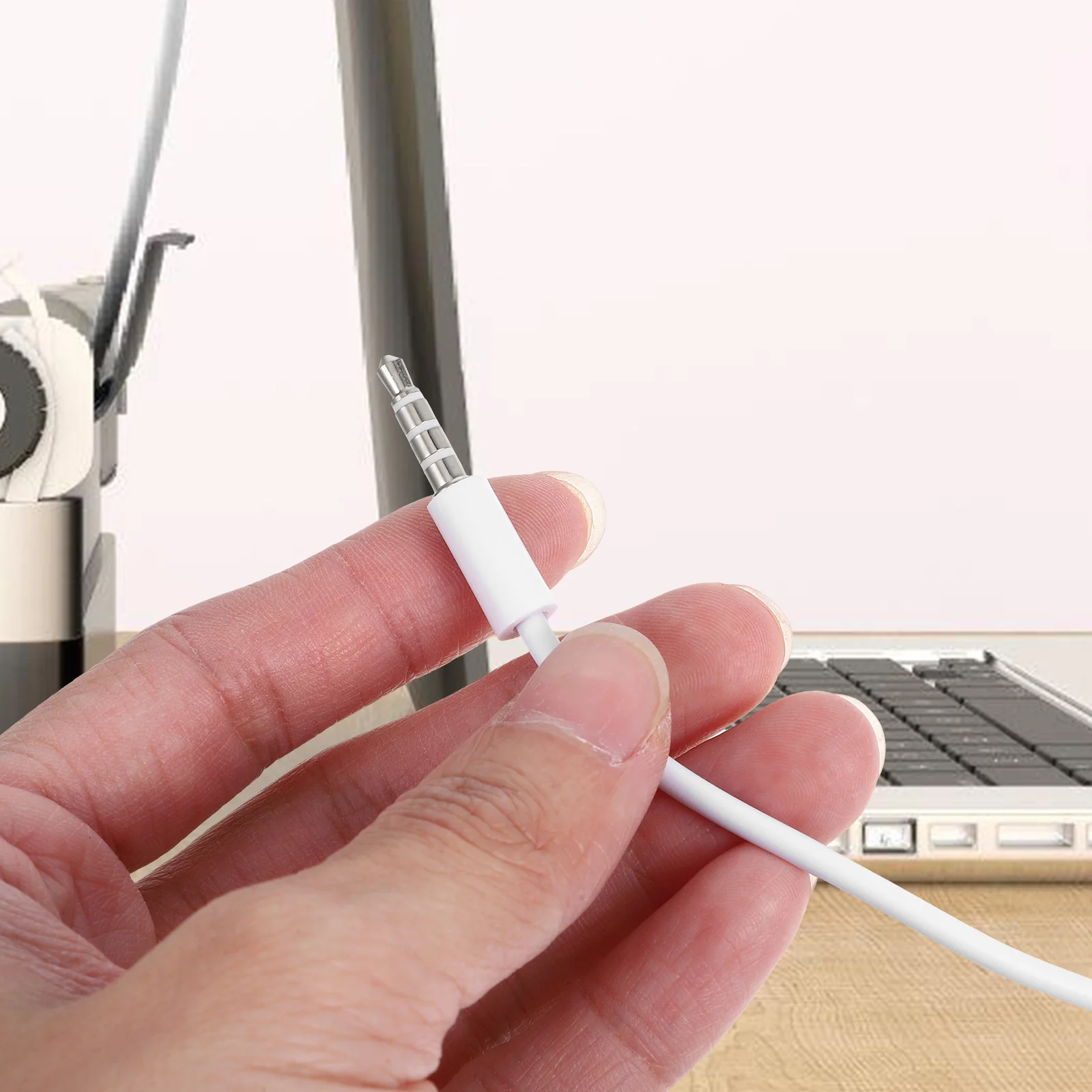 

2pcs 4-Pole 3.5mm Audio Extension Cable White Speaker Guitar Earphone Use Computer Audio Cables Sound Console Wire