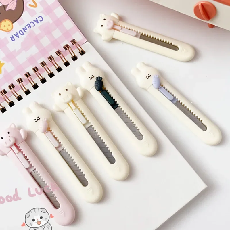 Mini cuchillo utilitario Kawaii de dibujos animados, cortador de caja de conejo y gato para estudiante, pequeño cortador de papel duradero portátil para álbum de recortes, 1 pieza