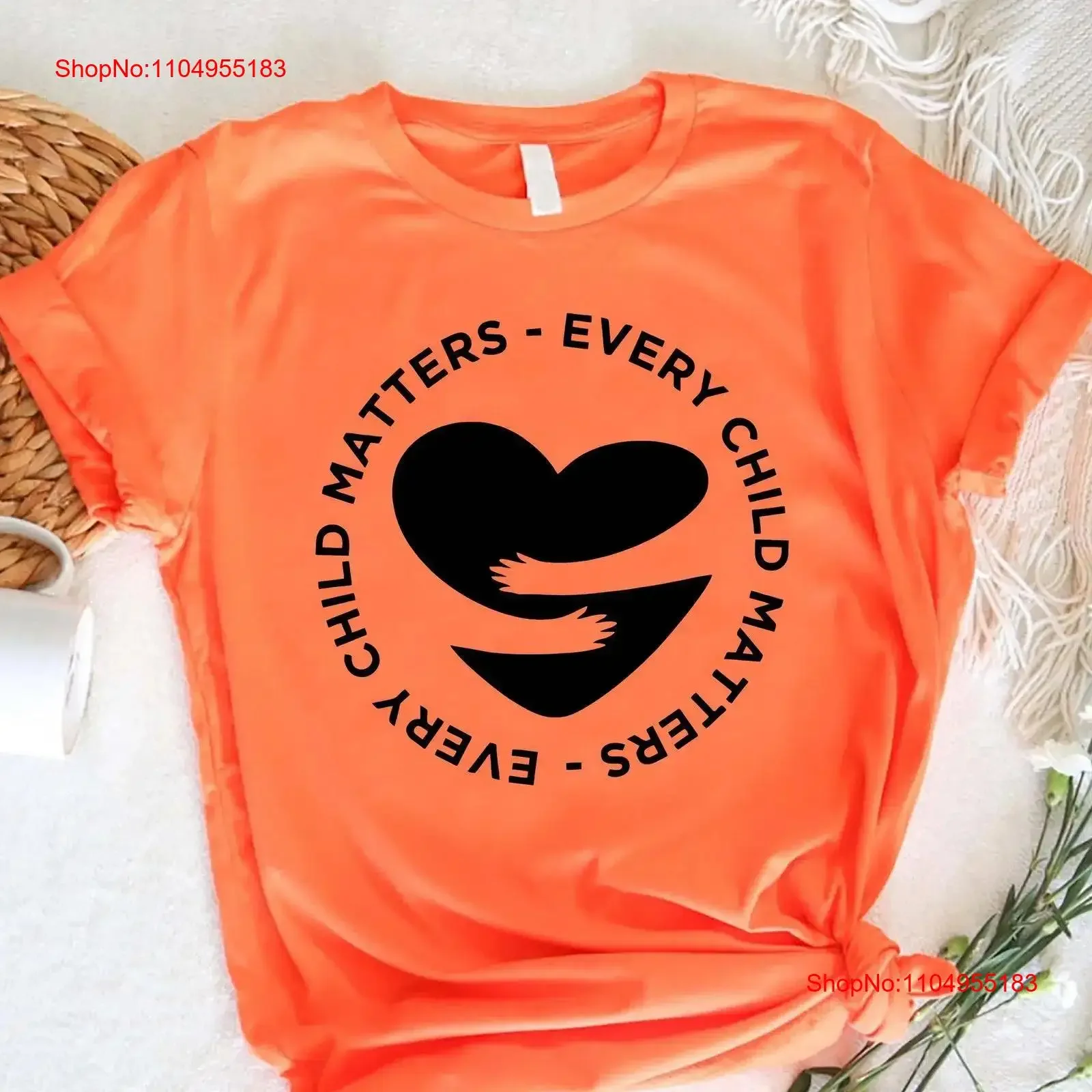 تي شيرت Every Child Matters HearT بأيدي صغيرة ليوم برتقالي للمدرسة السكنية والتوعية الأصلية لإنقاذ الأطفال العتيق