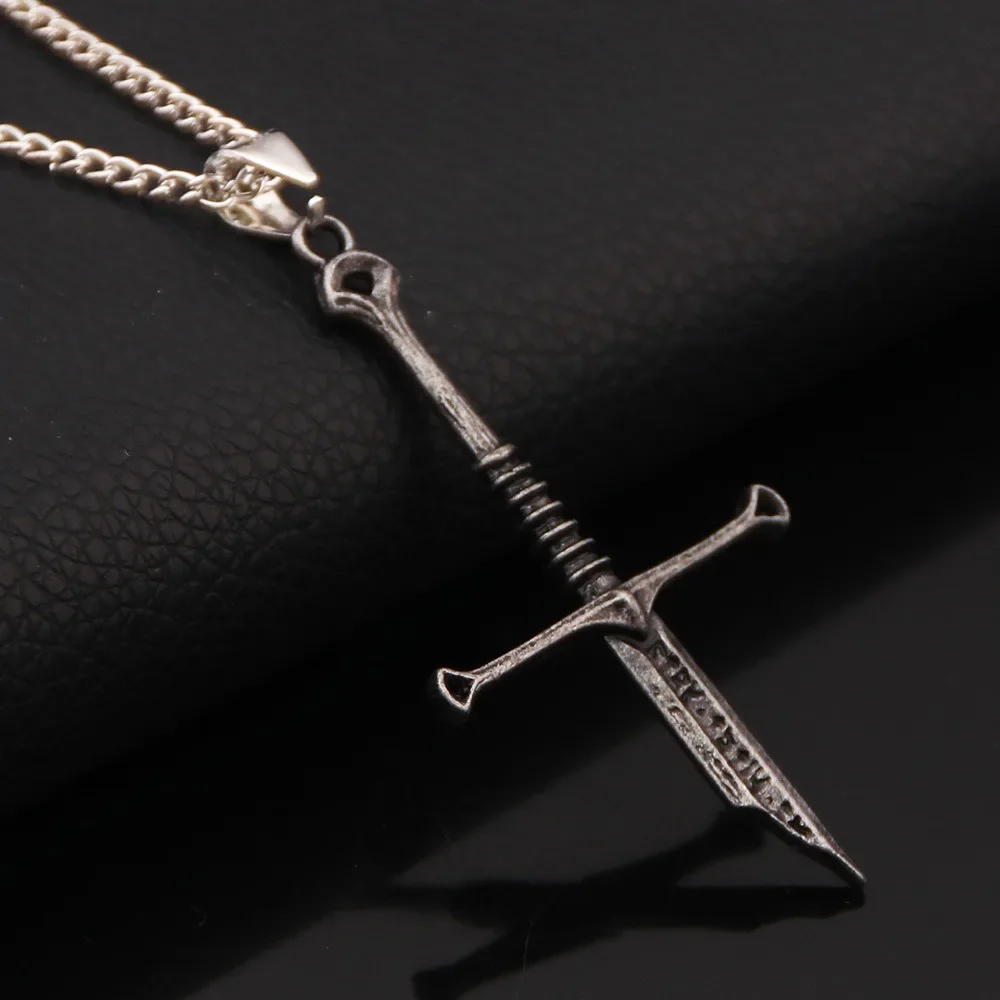 Catuni-collar de señor de espada rota, colgante de película Power Flame of the West, accesorio de joyería de moda, regalo para seguidores de hombres