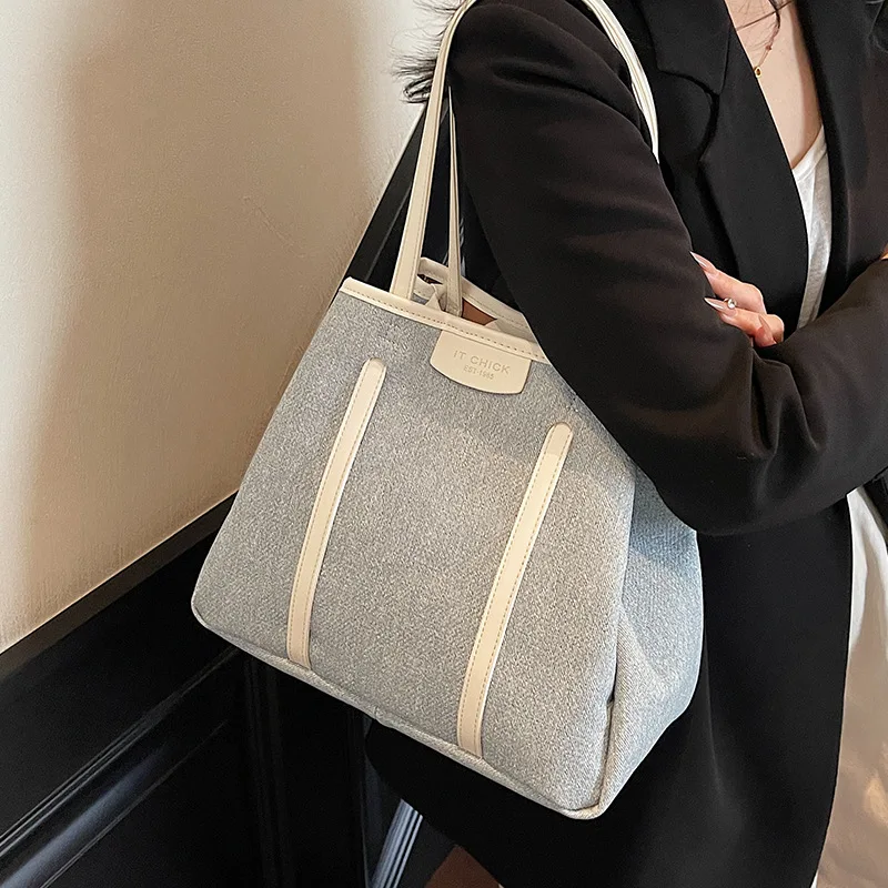 

Джинсовая сумка большой вместимости для отдыха и поездок на работу, осень 2026, новая женская сумка через плечо для работы на открытом воздухе, большая сумка