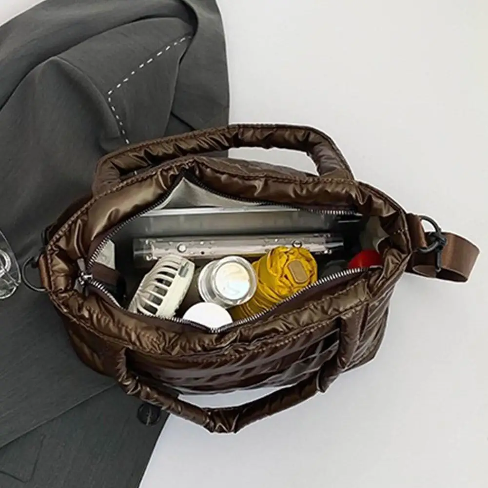 Damen-Umhängetasche aus Baumwolle mit Stickerei-Detail, Einzel-Schulter-Handtasche, Modisches Herbst-Winter-Design mit Glanzoberfläche – Detail 22