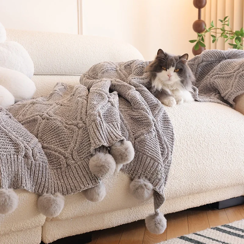 

Nordic Luxury Knitted Thickened Office Nap Leisure Blanket Bed End Shawl Multi-use Ins Wool Blanket Warm Geometric Pattern