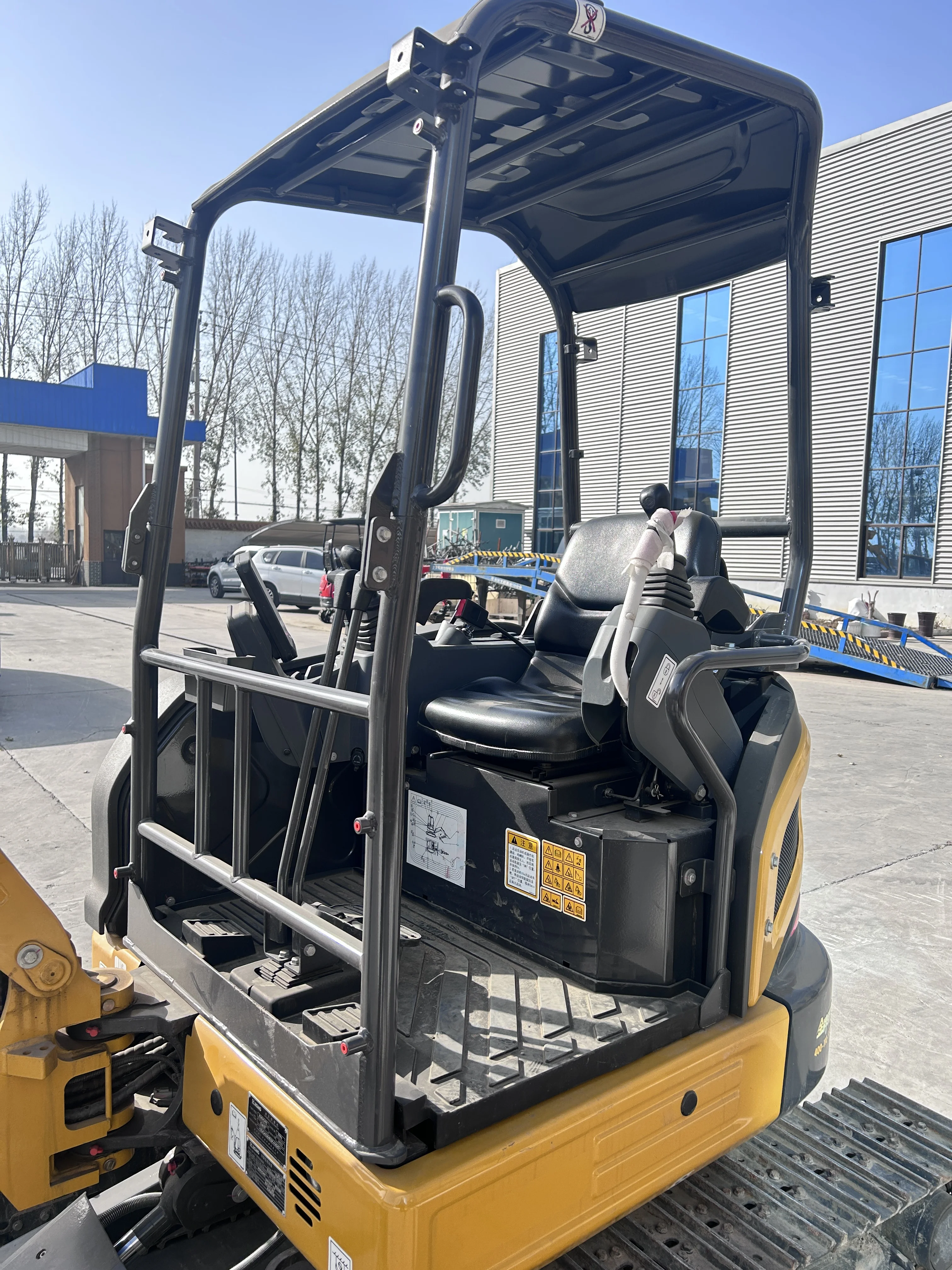 سعر المصنع حفارة صغيرة صغيرة 2 طن 3 طن حفارة زاحفة صغيرة