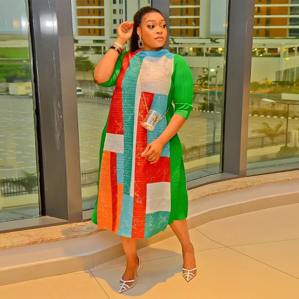 Gonna ampia altalena di fascia alta con temperamento primaverile a pieghe, spettacolo ampio, stampa a colori sottili, abito con maniche a sette minuti femminile