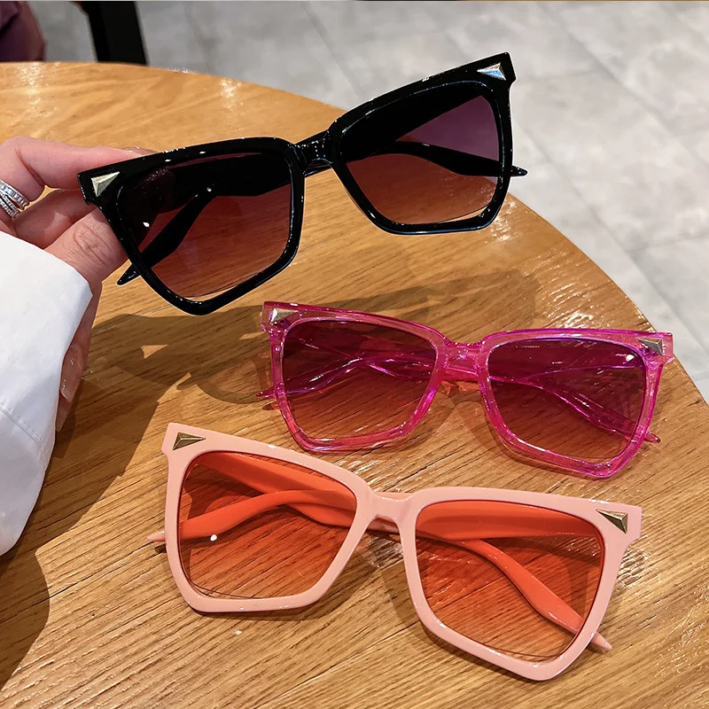 New in Y2K Irregular Cat Eye Sunglasses Women For Men Vintage Sun Glasses Luxury Brand Designer Punk Pink Colorful Rivet Shades