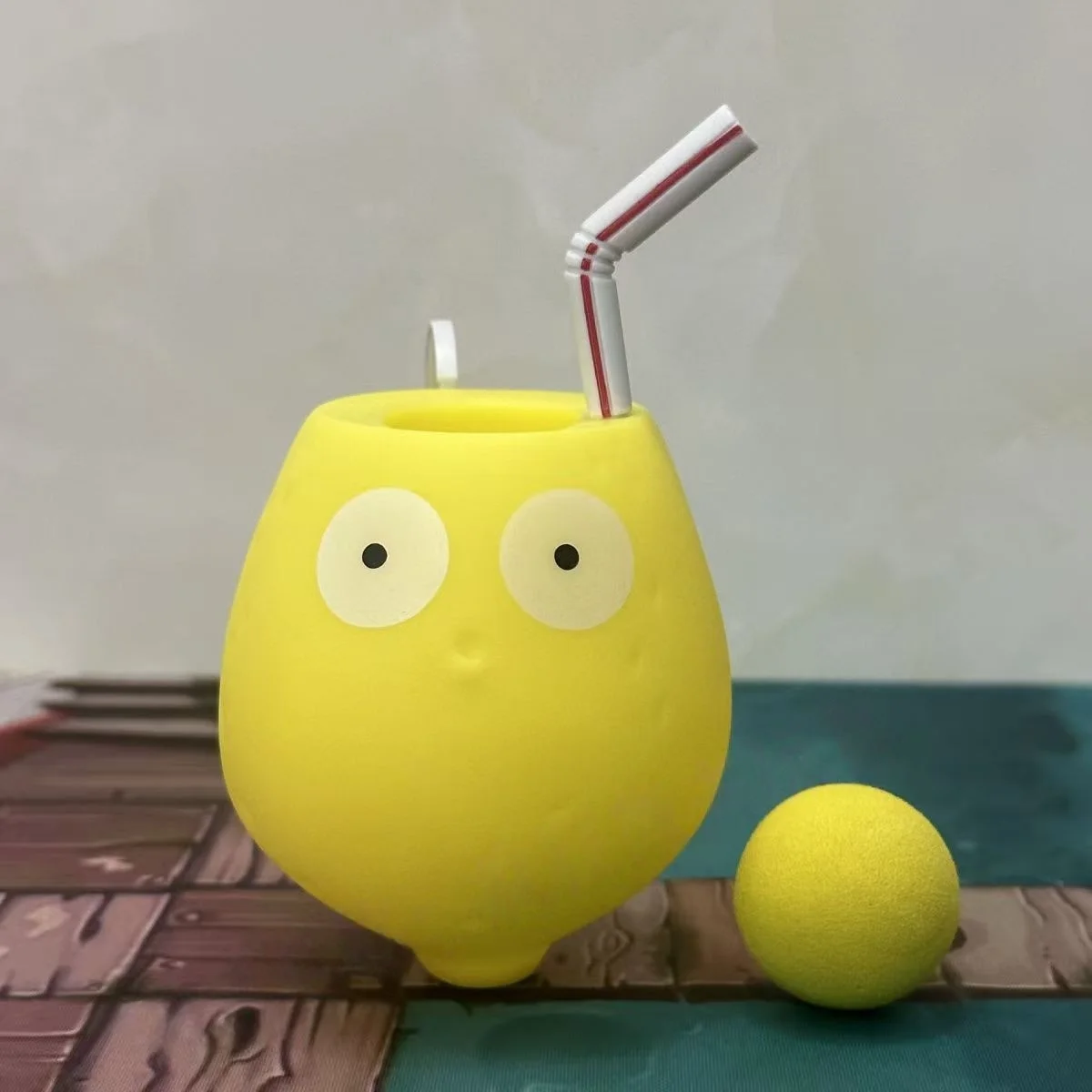 

Lemon Plant "New Plants vs. Zombies" This is a soft rubber toy game featuring a scene, shooting game, and a birthday gift toy.