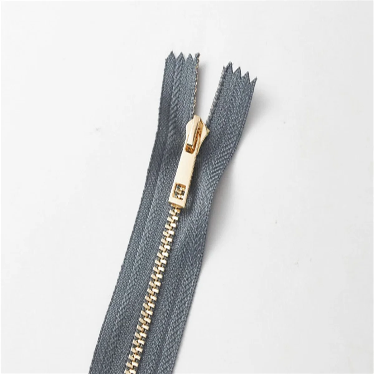 (5pcs)3# handmade bag closed tail metal zipper Light gold teeth titanium alloy teeth zipper  25cm