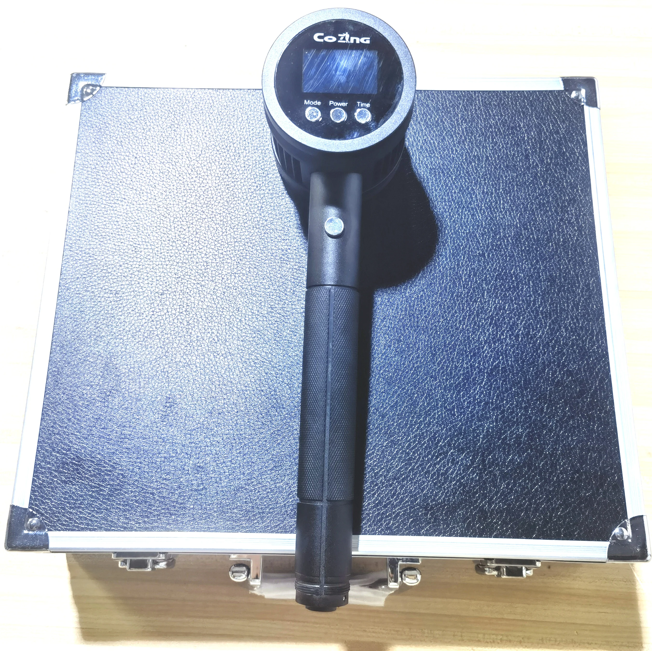 

Лазерный аппарат LLLT с двумя насадками 650 нм 808 нм для лечения герпеса, боли в спине, дисплазии тазобедренных суставов у собак, а также для домашней реабилитации суставов и мышц у людей