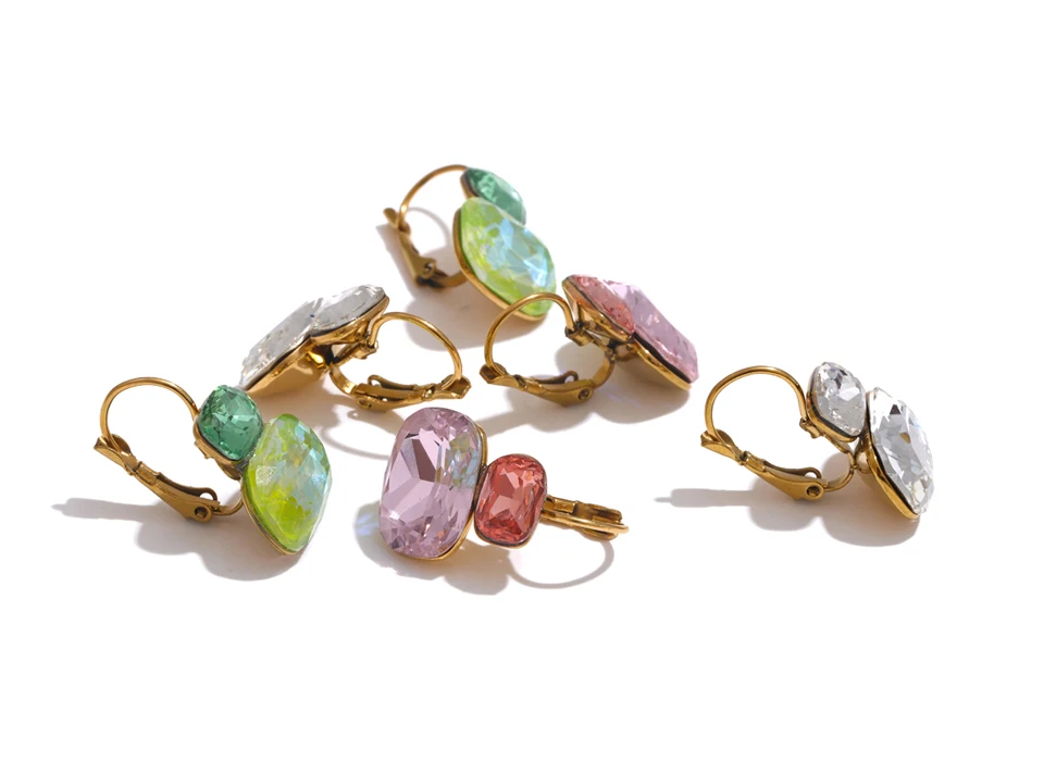 Yhpup Modische Kristall-Süßigkeits-Ohrstecker, französische Creolen, trendiges Weiß, Grün, Rosa, Y2K-Sommerschmuck für Frauen, 18 Karat PVD-beschichtet – Detail 2