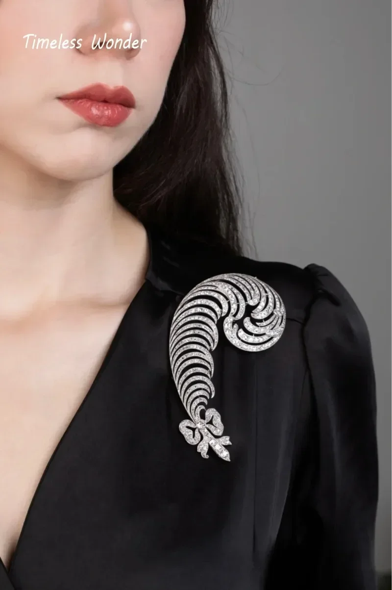 

Timeless Wonder Fancy Zircon Geo Feather Brooch Pins for Women Designer Jewelry Runway Top Luxury Cute Rare Classy 7523