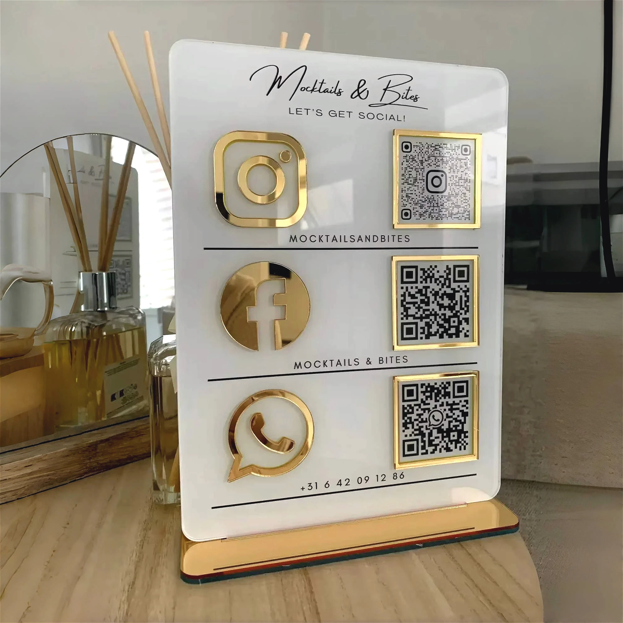 Señal de código multi QR, triple icono y código QR, Instagram, negocios, medios sociales, salón de belleza, peluqueros, esteticista, señalización