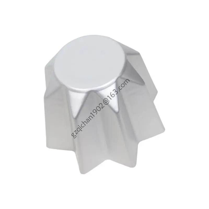 

Съемный инструмент для выпечки X7AB с 8-конечной звездой позволяет создавать традиционный праздничный хлеб и сладости